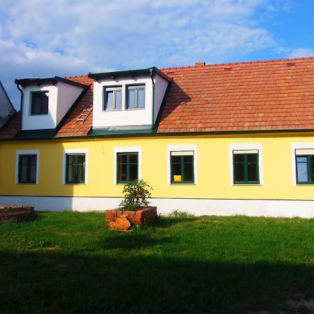Gaestehaus Weinviertel - Niederoesterreich Siebenhirten Kültér fotó